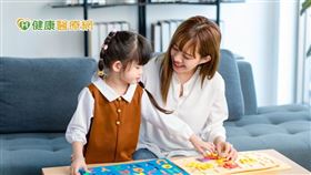 每個父母都期望自己的孩子聰明乖巧，不僅關心孩子的智力與情商發展，更注重其性格特質與行為人格教養，希望讓他們從起跑點就能立於不敗之地。