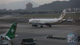 有長榮機師指出，這次機師工會投下同意罷工的900位機師，有357張同意票，是星宇及華航的機師投的。（圖／鏡週刊提供）