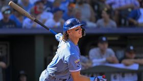 ▲皇家11年大約綁住小威特。（圖／美聯社／達志影像）