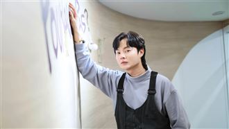 獨／首扛紅白主持棒　許富凱嚇喊最後一次