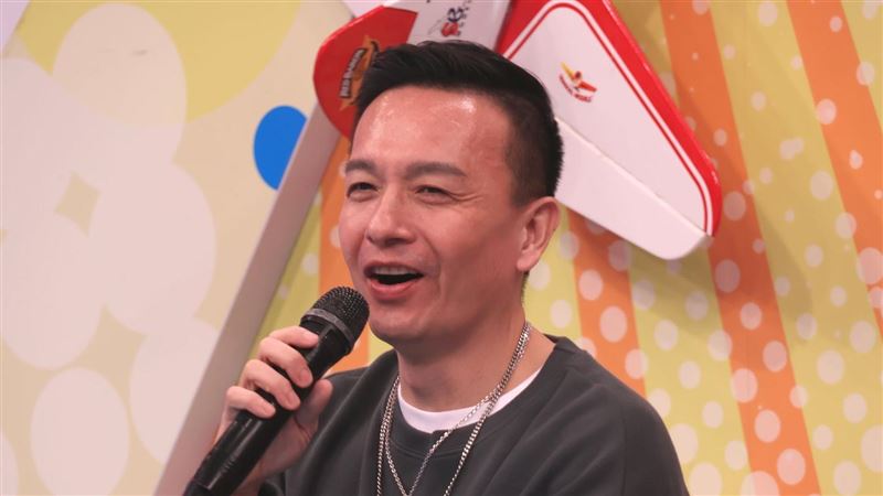 約會對象突「伸褲檔驗貨」  小鐘嚇到彈飛