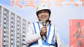新北市政府/新北環狀線秀朗橋站/捷運聯合開發案/新北市市長侯友宜/冠德建設公司董事長馬志綱。（圖／記者鄭孟晃攝影）
