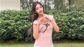 李宓三寶媽，近日植入胚胎準備懷雙胞胎。（圖／翻攝李宓臉書）