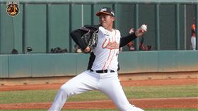 ▲獅隊新秀投手辛俊昇經過冬盟的磨練，今年春訓有不錯的開始。（圖／統一獅球團提供）