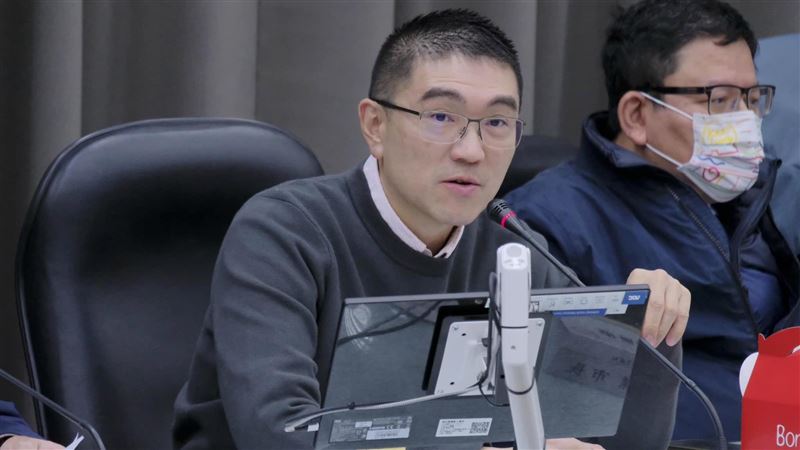 謝國樑臉書關留言　稱有企業用機器人攻擊