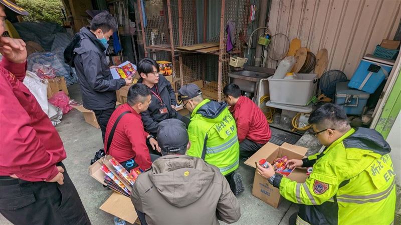 五金行囤超標6倍爆竹煙火　最高可罰30萬