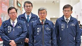 行政院長陳建仁今(7)日視察113年春節連假台鐵、高鐵及國道客運疏運辦理情形。（圖／行政院提供）