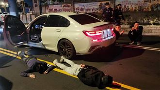 賭球欠200萬　男遭明仁會組頭痛毆押走