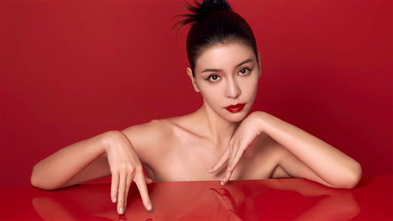 李毓芬IG新春獻上2024藝術絕美龍年賀年照