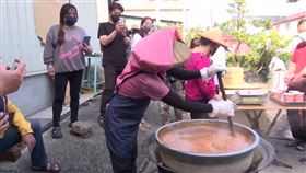 美濃「柴燒年糕」Q彈誘人　「限定版」小年夜前賣光光