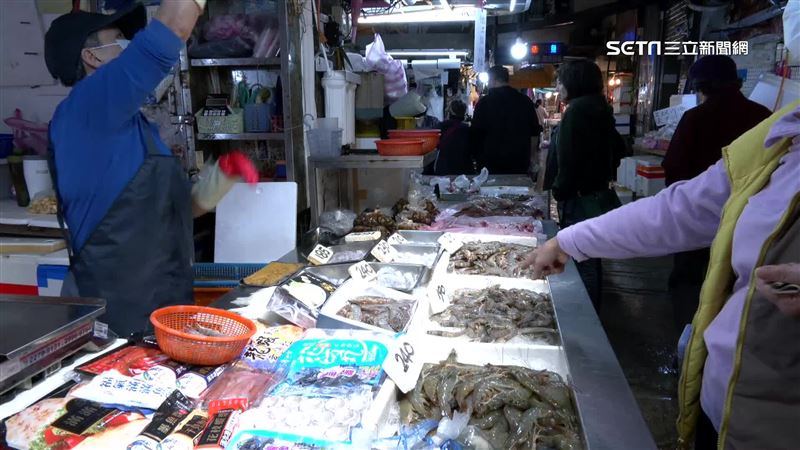 過年海鮮價飆！「明蝦、白鯧、透抽」最夯