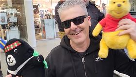 英鋼琴家：中共大內宣在倫敦慘敗  壓迫讓我更激進英國鋼琴家卡瓦納1月在倫敦火車站公共鋼琴演奏直播期間，與拍攝宣傳片的中國民眾發生爭執。卡瓦納7日說，中共原想在西方各國拍片做大內宣，卻在倫敦慘敗；中共的壓迫反而讓他更激進。中央社記者陳韻聿倫敦攝  113年2月8日