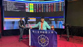 抓舉破全國紀錄  陳玟卉舉重亞錦賽奪2面銀牌台灣舉重女將陳玟卉（右）7日出戰2024亞洲舉重錦標賽女子71公斤級，以抓舉108公斤、挺舉128公斤、總和236公斤，摘下抓舉、總和2面銀牌，其中抓舉成績更打破全國紀錄。（教練黃達德提供）中央社記者陳容琛傳真  113年2月7日