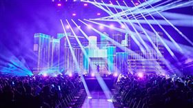 Ado很訝異台灣歌迷日文強。（圖／環球音樂臉書）