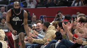 ▲哈登（James Harden）生涯助攻數挺進NBA前15名。（圖／路透社／達志影像）