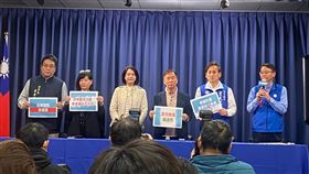 旅遊業者今召開聯合記者會要求政府給解釋，否則不排除上街抗議。（圖／記者楊晏琳攝影）