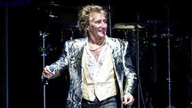 洛史都華原預計將在3月於高雄開唱，也是睽違29年再度來台，現在突然喊停。（圖／翻攝自sirrodstewart IG）