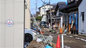 日本能登強震屆滿一個月 重災區居民清理家園日本石川縣能登半島元旦遭遇規模7.6強震，珠洲市觀測到7級強震，整座城市面臨毀滅性的災害，重災區居民避難他處，偶而可見到災民清理家園。中央社記者楊明珠石川攝 113年2月1日