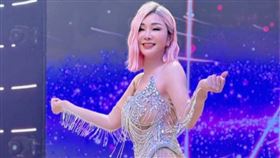 陳美鳳曬出火辣照片與網友攻擊（圖／翻攝自臉書）