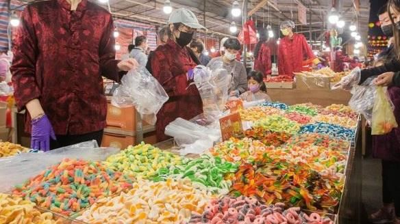 1零嘴比炸年糕恐怖　100g熱量＝雞腿便當
