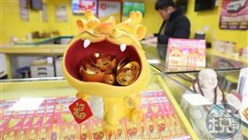 台彩龍年推出6款新年刮刮樂，最高獎項2000萬。（圖／鏡週刊提供）
