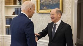 美國總統拜登、德國總理蕭茲（Olaf Scholz）。（圖／翻攝自X @Bundeskanzler）