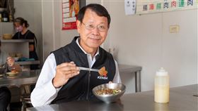 建大董事長楊啟仁分享彰化米苔目小吃建大輪胎董事長楊啟仁長居美國，但位於員林的一處米苔目小店，是他返台必吃的美食。（楊啟仁提供）中央社記者賴言曦傳真  113年2月10日