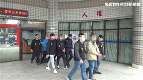 台北市北投分局搗破天九牌賭場，並逮獲陳姓負責人及賭客等9人。（圖／翻攝畫面）