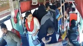 印度,老婦人,公車,讓座https://twitter.com/hknewsonline/status/1755885732303196602?ref_src=twsrc%5Etfw%7Ctwcamp%5Etweetembed%7Ctwterm%5E1755885732303196602%7Ctwgr%5E41f5c80b98f864b0021d03845c7bbe24392c3897%7Ctwc