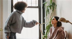 婆媳關係，婆婆，人妻，媳婦（示意圖／翻攝自pexels）