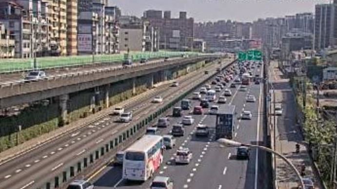 初三國道1路段紫爆！時速僅19公里