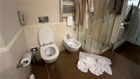 黃大米至義大利旅遊，表示一個人團費要20幾萬，但到目前為止4天住到的房間都超小，浴室沒浴缸，讓她有些不能接受。（圖／黃大米提供）