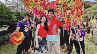 陳喬恩龍年陪嫩尪！媳婦跪著唱歌全網驚呆