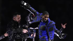 ▲「R&B天王」亞瑟小子（Usher）炸翻超級盃。（圖／美聯社／達志影像）