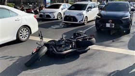 ▲過年期間，風景區、宗廟等處的車流都變大，交通事故發生機率不小。（圖／翻攝畫面）