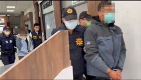 台南翁姓女子涉嫌殺嬰後將遺體丟在公園的沙坑內。（圖／翻攝畫面）