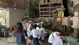 ▲鎌倉的「錢洗弁財天宇賀福神社」是許多民眾特地前來朝聖參拜、祈求財運亨通的知名神社。（圖／鏡週刊）