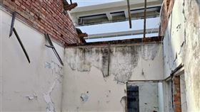 台南,透天,廢墟,露天,下雨,室內,撐傘