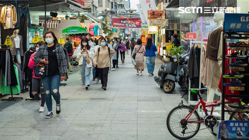 新堀江過年還是冷清！他抬頭驚：停在2022
