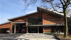 陽明山走春  別錯過救難紅色小木屋陽明山向來是民眾走春熱門地點，除上山賞花外，座落於陽明山國家公園的台北市消防局陽明山分隊更被喻為文青打卡點，歐美風紅色小木屋外型營造濃厚童話氛圍。（台北市消防局提供）中央社記者黃麗芸傳真  113年2月14日