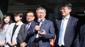 ▲民眾黨主席柯文哲與立委黃珊珊、黃國昌出席新春團拜。（圖／記者邱榮吉攝影）