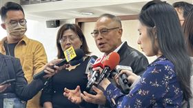 ▲對於旅客在外站得多付費，品保協會理事長張永成表示是「前所未有、不可思議」，更怒斥年代旅遊根本「莫名其妙」，應盡快把720美金還給旅客。（圖／記者簡浩正攝影）