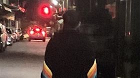 小智又要工作又要讀書，經常身心俱疲。2024年台灣世界展望會預計為超過4.5萬名學齡孩童提供助學金，邀民眾捐款加入支援孩子的行列。（圖／台灣世界展望會提供 )