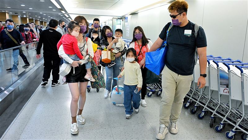 被丟包旅客快看！律師曝這些都可要年代賠