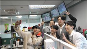 民進黨主席賴清德今（15）日下午赴中央黨部發開工紅包。（圖／民進黨提供)