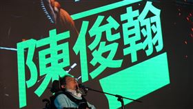 卓冠廷說，這世界有陳俊翰短暫路過，留下他的研究、足跡與故事，是他給這世界的福氣。（圖／翻攝自卓冠廷臉書）