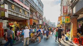 大溪老街春節遊客增加近1.8萬人　塞車通報下降34％