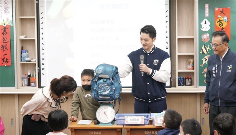 國小童書包5公斤！北市砸12億改建置物櫃