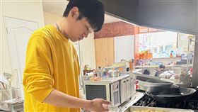 楊富江,謝章穎,余晉,汪奇威,夏騰宏。（奮青工作室提供