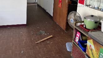 索嘸保護費！2男持沖天炮、球棒砸店